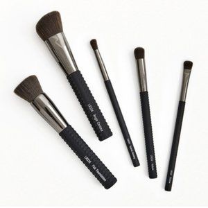 NEW LARUCE Beauty Essentials 5 pc set Brush Set